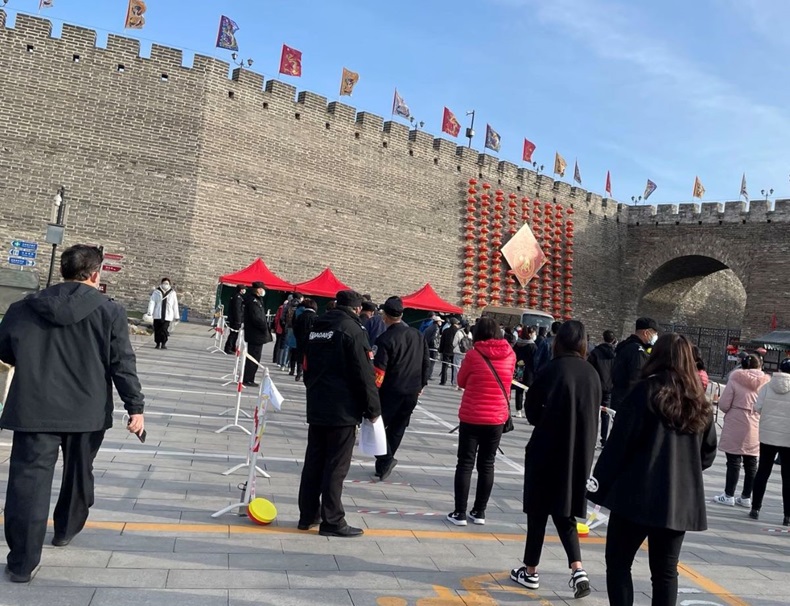 BEIJINGERS LINED UP FOR COVID PCR TESTING IN APRIL 2022