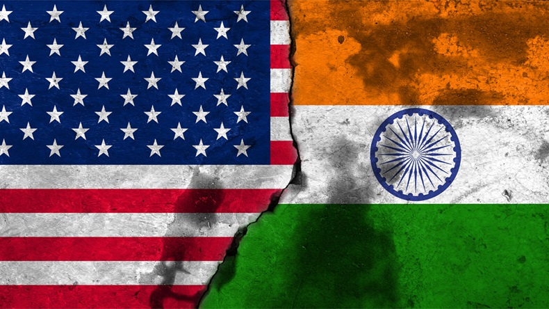 Big crack. Flags: United States, India