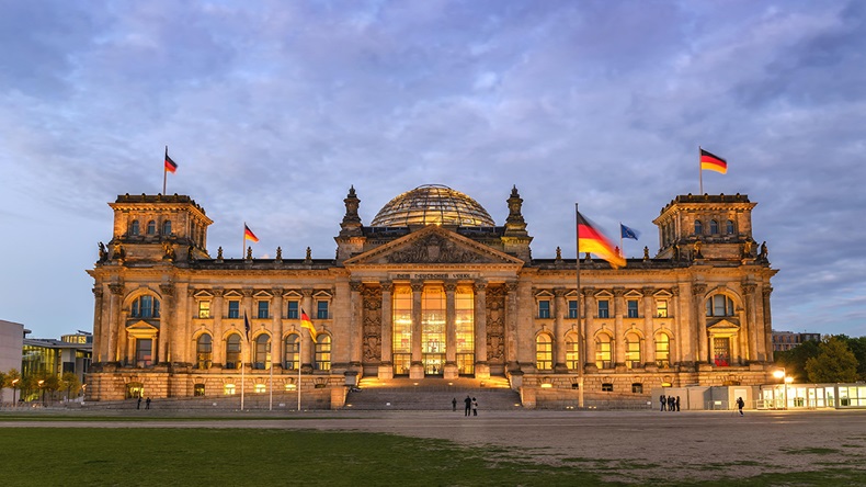 Germany Reichstag, Berlin (Noppasin Wongchum/Alamy Stock Photo)